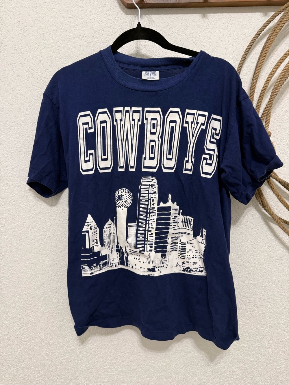 Vintage 90s Savvy Sportswear Dallas Cowboys Skyline Graphic Tee - Size M